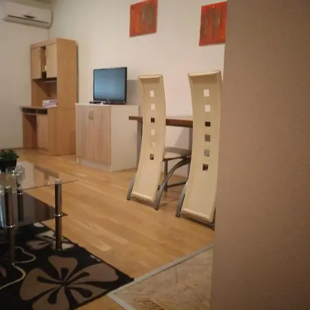 Apartman T &k موستار